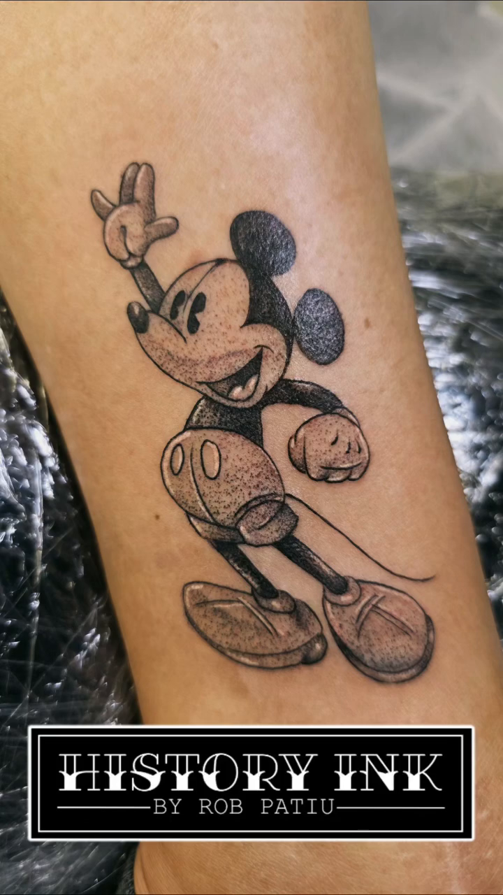 Tattoo by @robby_patiu — black_and_grey, realism