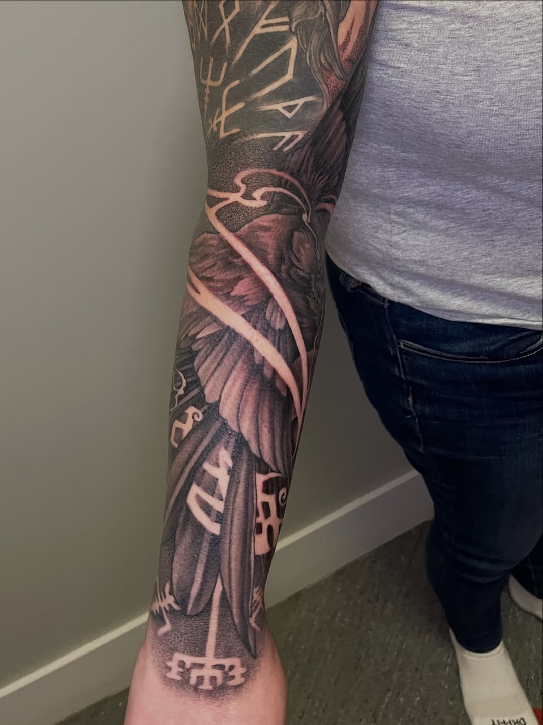Tattoo by @karenm_tattoos — black_and_grey, geometric