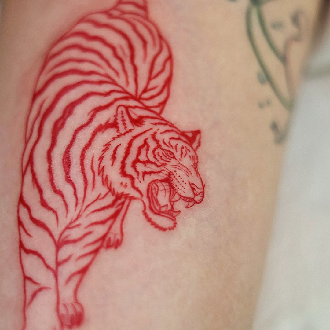 Tattoo by @tattooer_oom — fine_line, blackwork