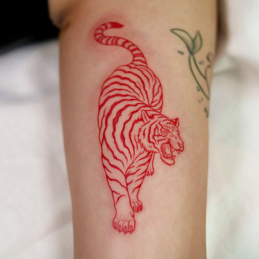 Tattoo by @tattooer_oom — fine_line