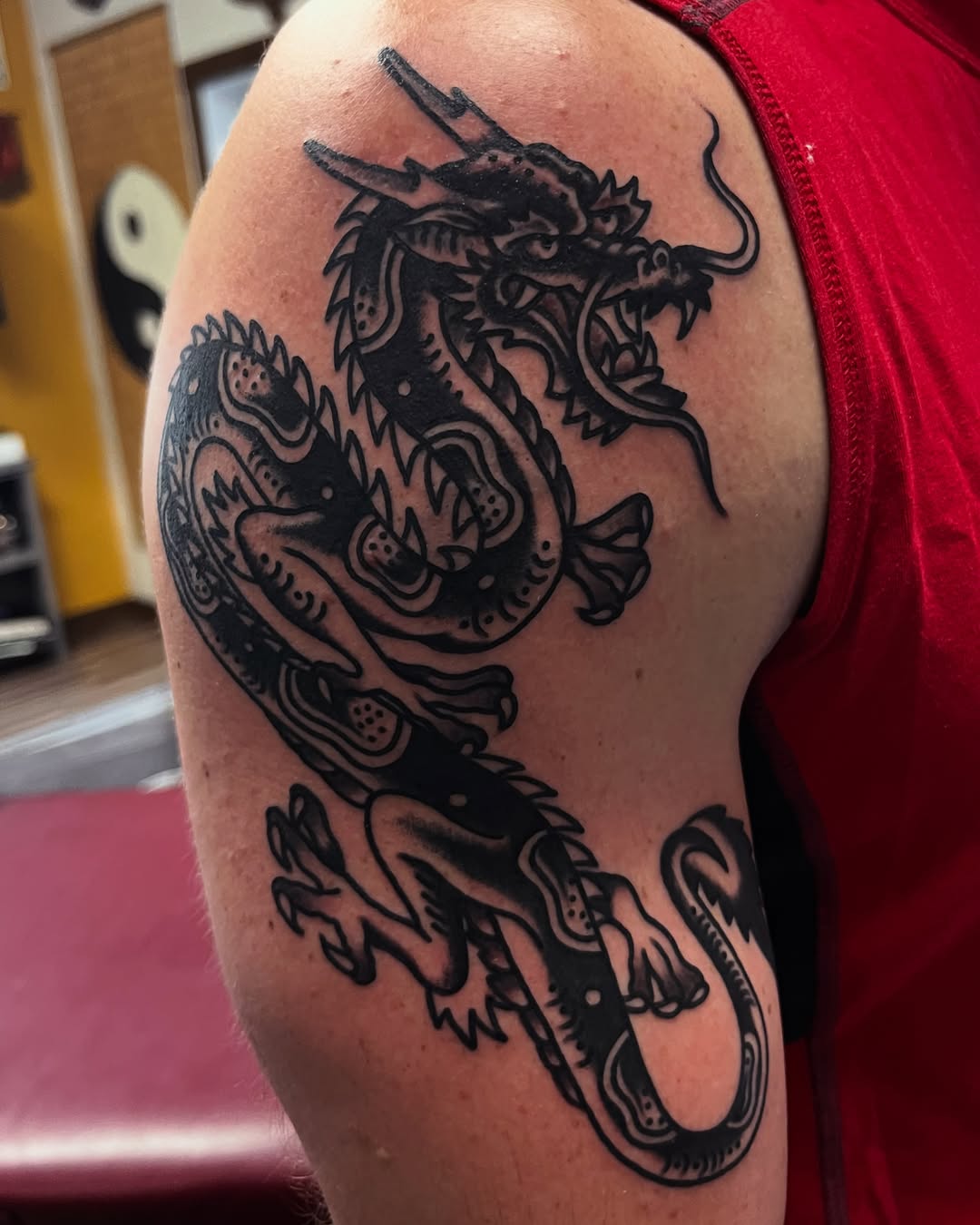 Tattoo by @snakelicausi — japanese_irezumi, blackwork