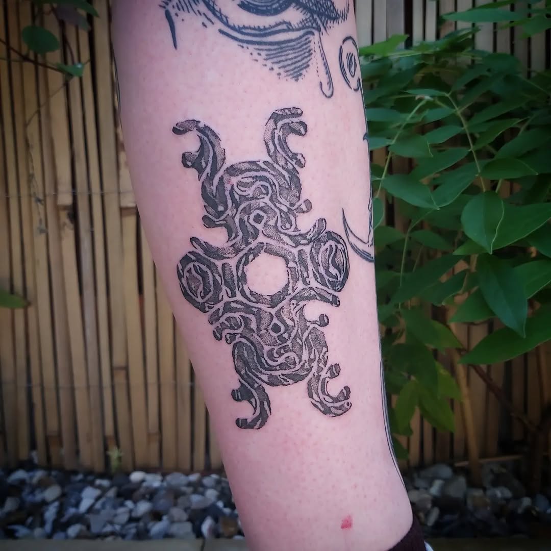 Tattoo by @mashby.ttt — blackwork, geometric