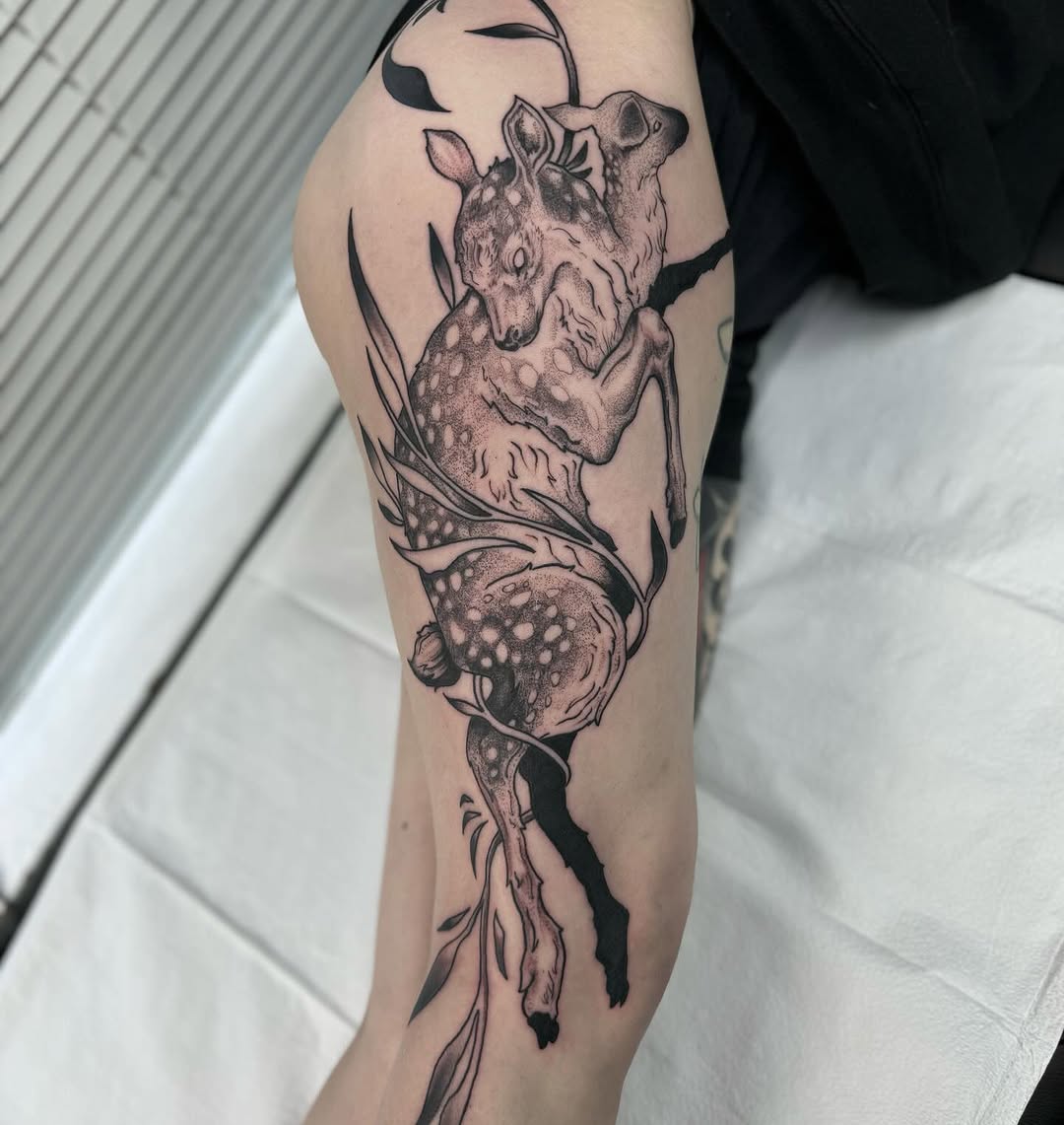Tattoo by @sezarutattoos — black_and_grey, illustrative
