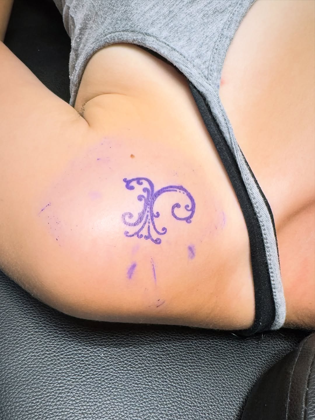 Tattoo by @r0tten.t4ts — fine_line, ornamental