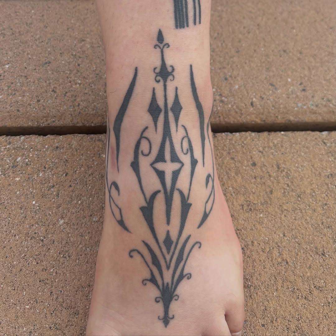 Tattoo by @tattoosbysamira — blackwork, ornamental