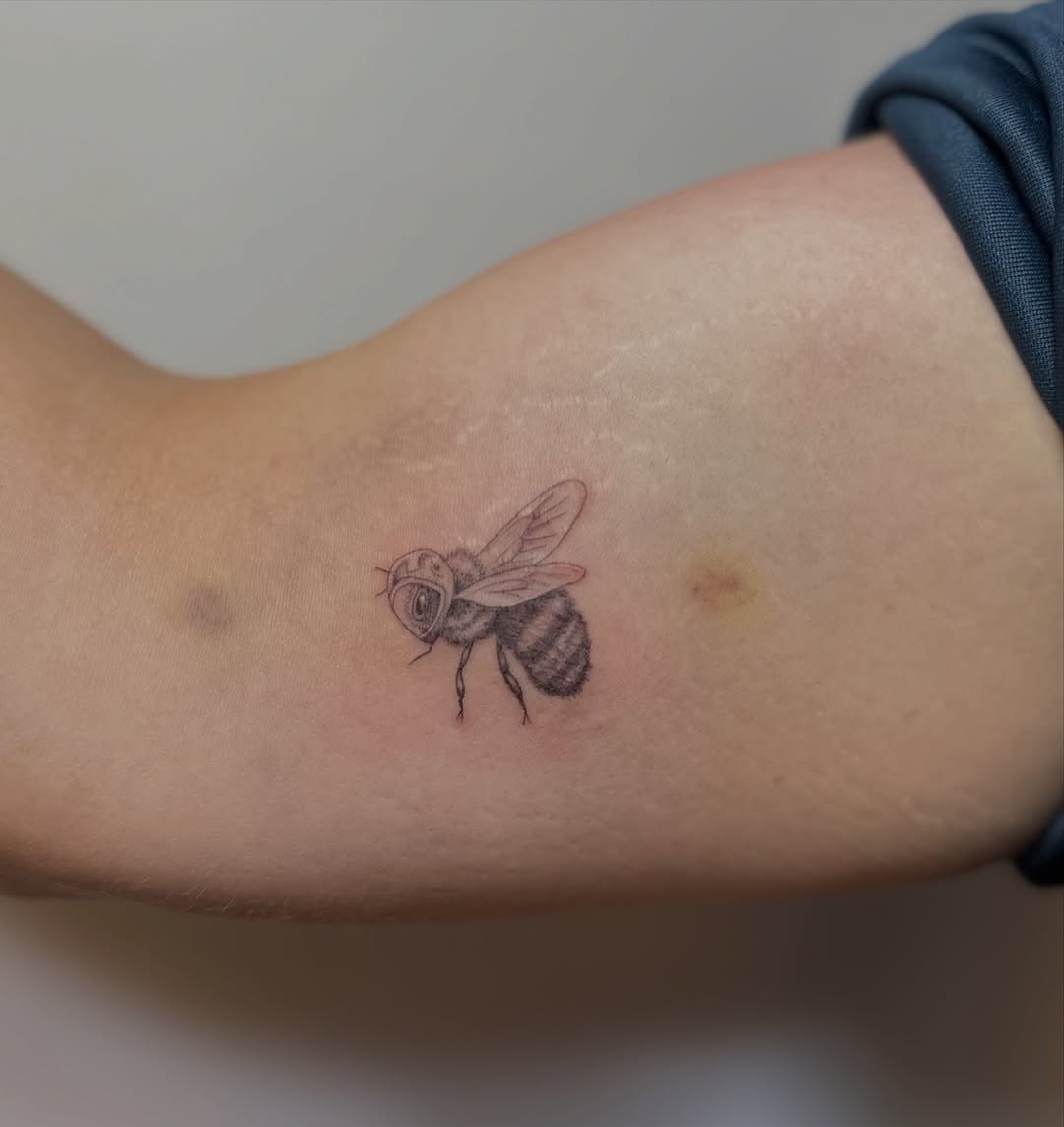 Tattoo by @ander.tattoos โ fine_line, realism