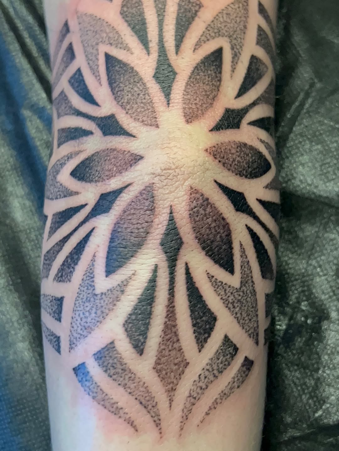 Tattoo by @frankendots — dotwork, geometric