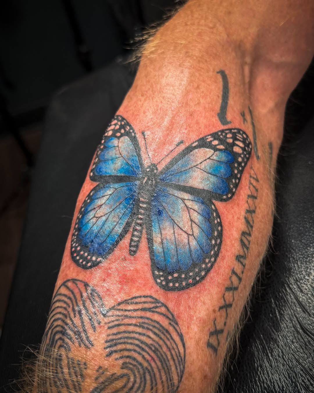 Tattoo by @tatsbyjesse — realism, fine_line