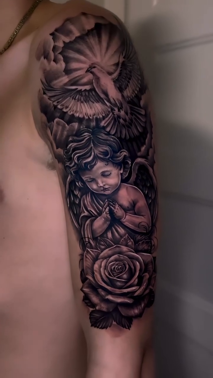 Tattoo by @echevarriatattoo — black_and_grey, realism