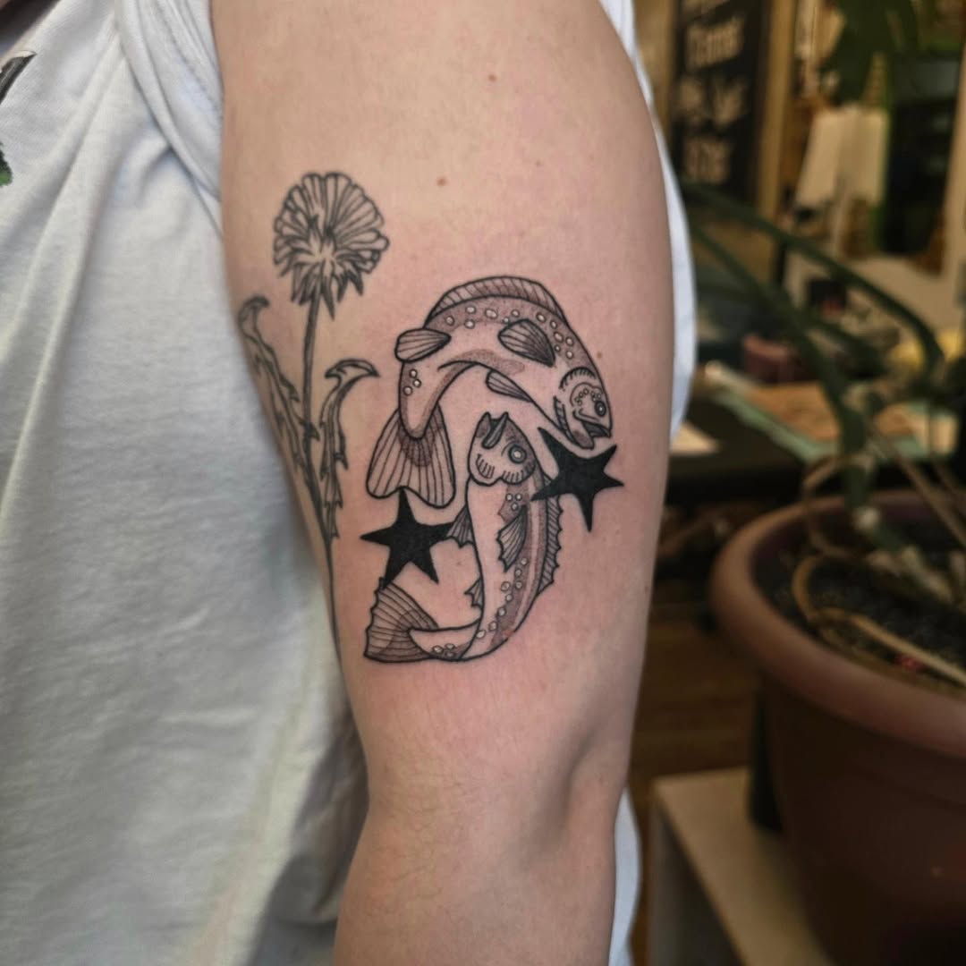 Tattoo by @lorhagarty — black_and_grey, illustrative