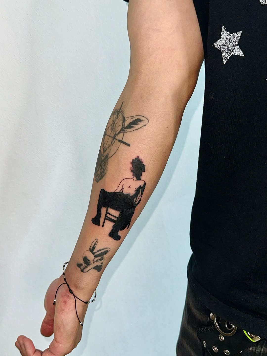 Tattoo by @kiijooya — blackwork, minimalist