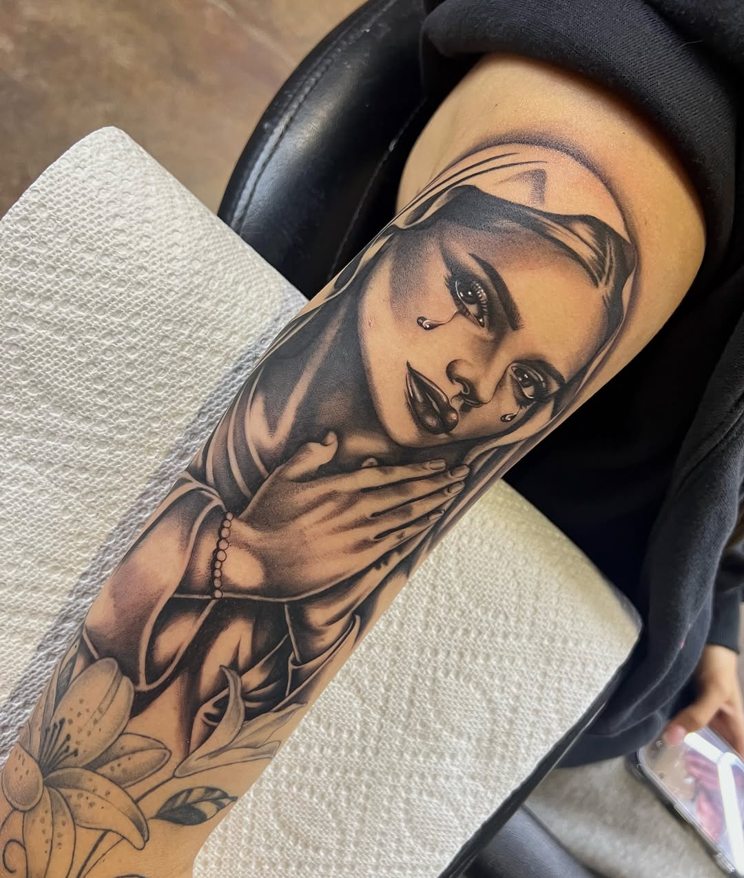 Tattoo by @dvminiquex — realism, black_and_grey