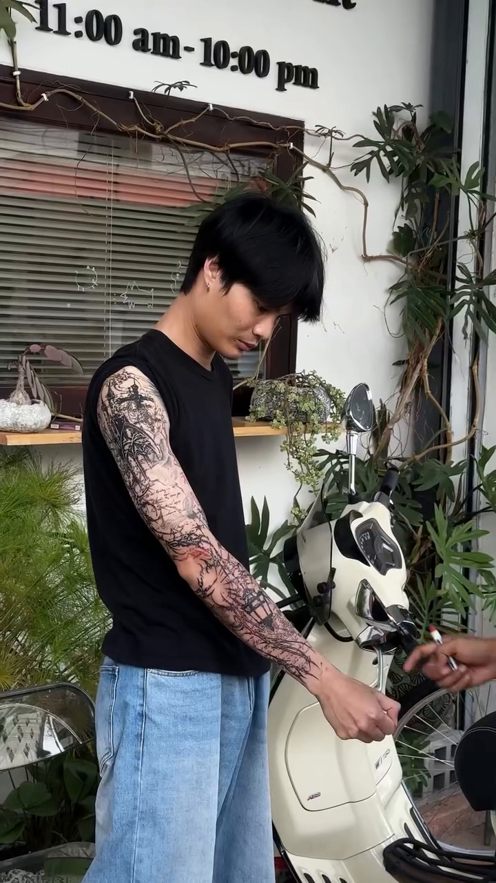 Tattoo by @noir_ink.tattookorat — black_and_grey, realism