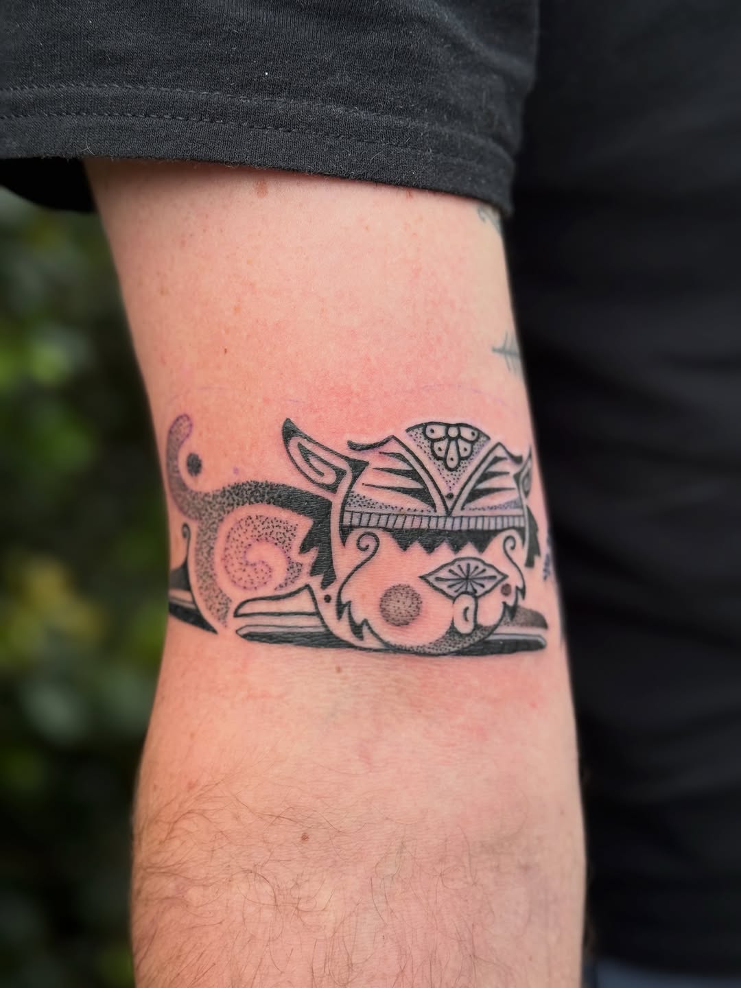 Tattoo by @london_on_the_tatts β dotwork, blackwork