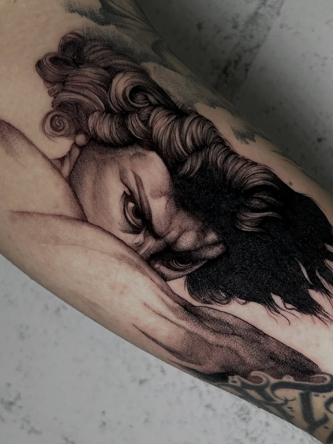 Tattoo by @la_diabhla — realism, black_and_grey