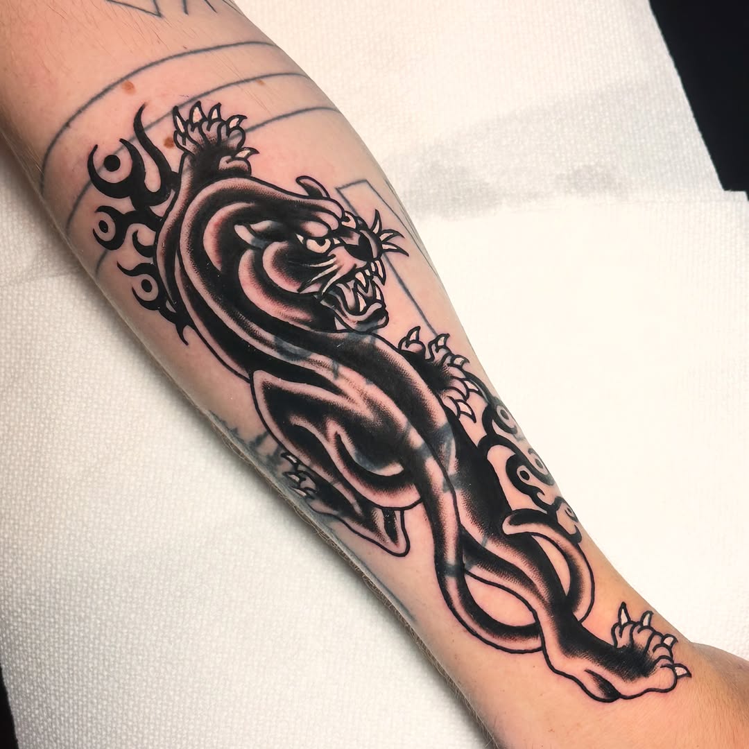 Tattoo by @kikipainmaker — american_traditional