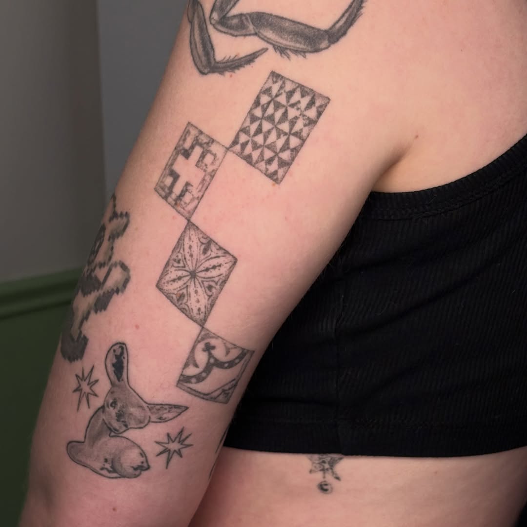 Tattoo by @sweet.n.l0w — geometric, black_and_grey