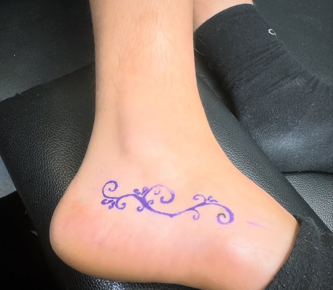 Tattoo by @r0tten.t4ts — fine_line, ornamental