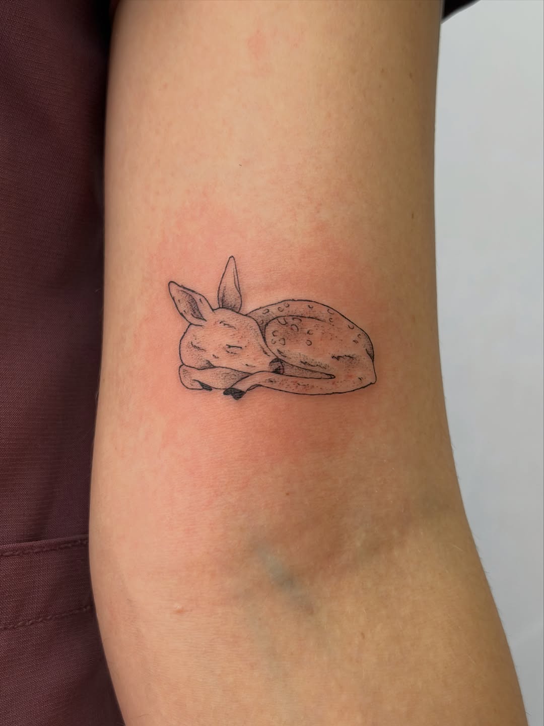 Tattoo by @heneseetattoo — fine_line, realism