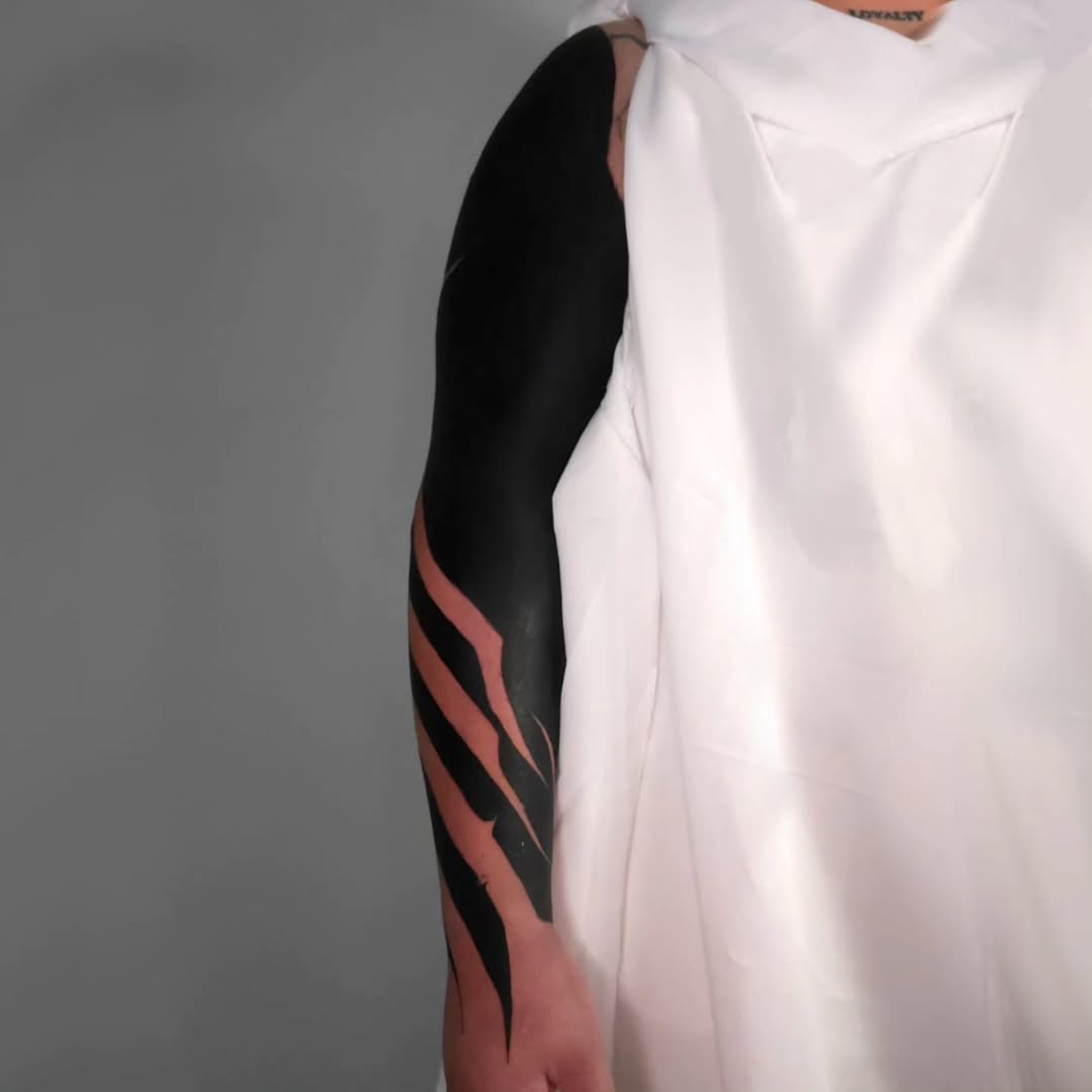Tattoo by @ceso732 — blackwork