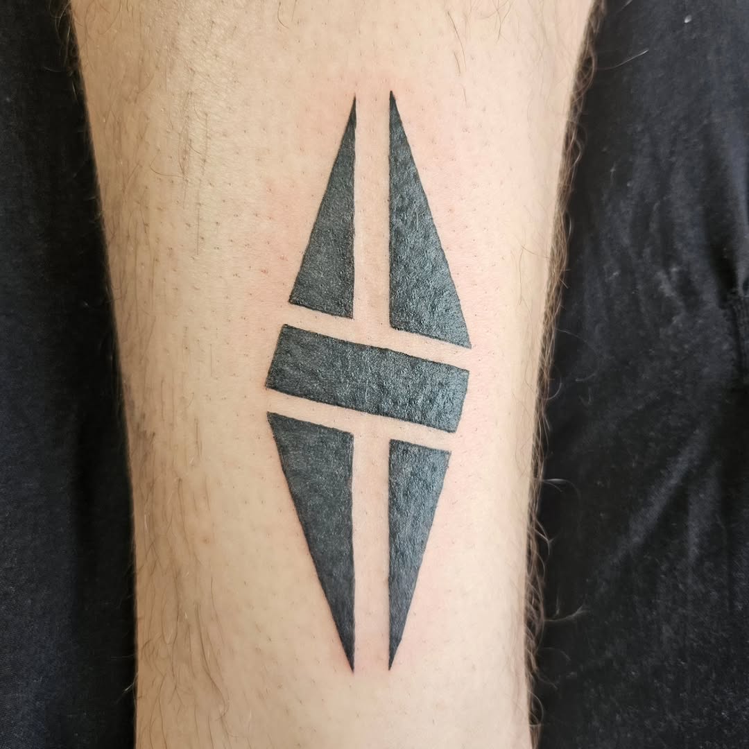 Tattoo by @_corazondnopal_ — blackwork