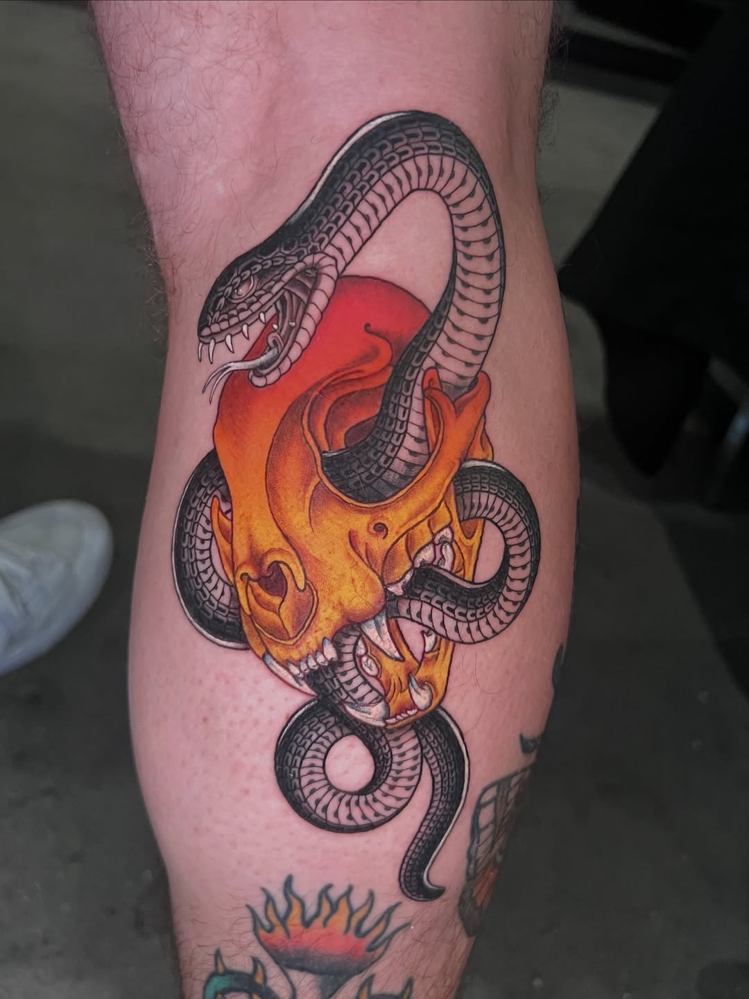 Tattoo by @yur.da.sells.blackwork — neo_traditional, realism