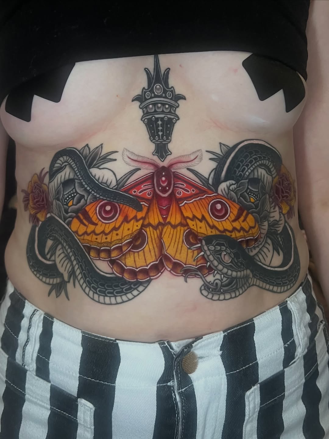 Tattoo by @yur.da.sells.blackwork — neo_traditional, realism