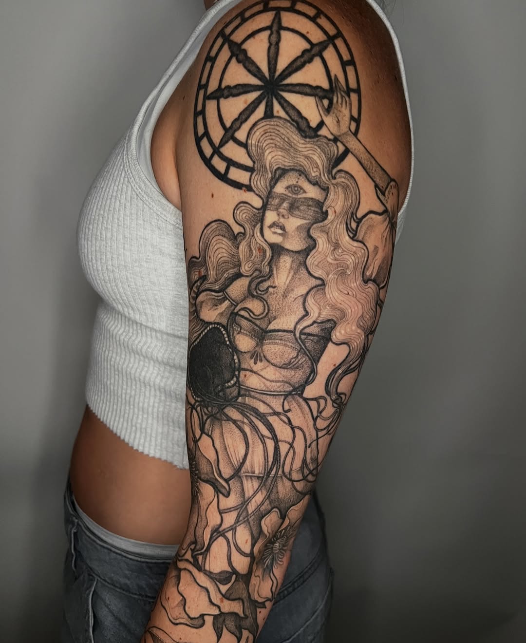 Tattoo by @patakota_ — black_and_grey, illustrative