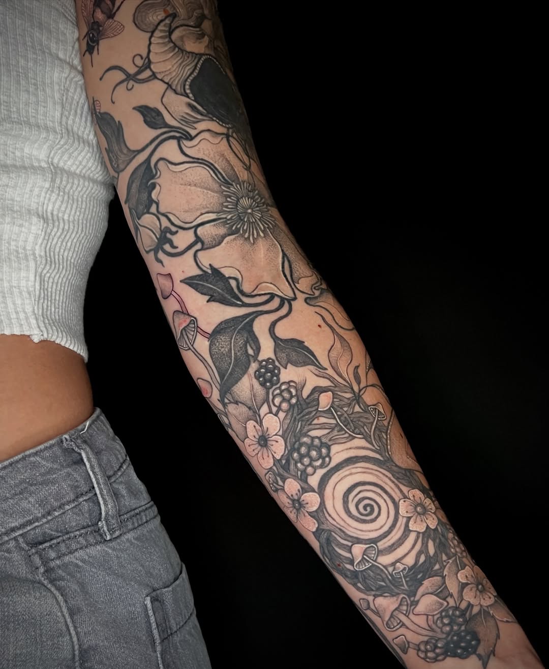 Tattoo by @patakota_ — black_and_grey, illustrative