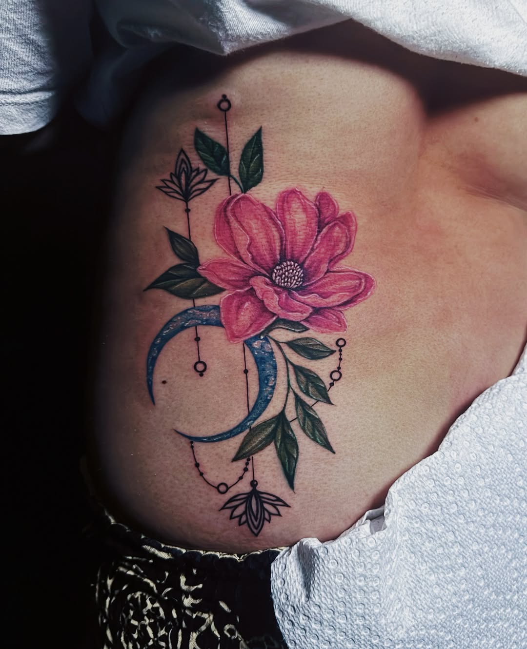 Tattoo by @shengguevaratattoos — fine_line, black_and_grey