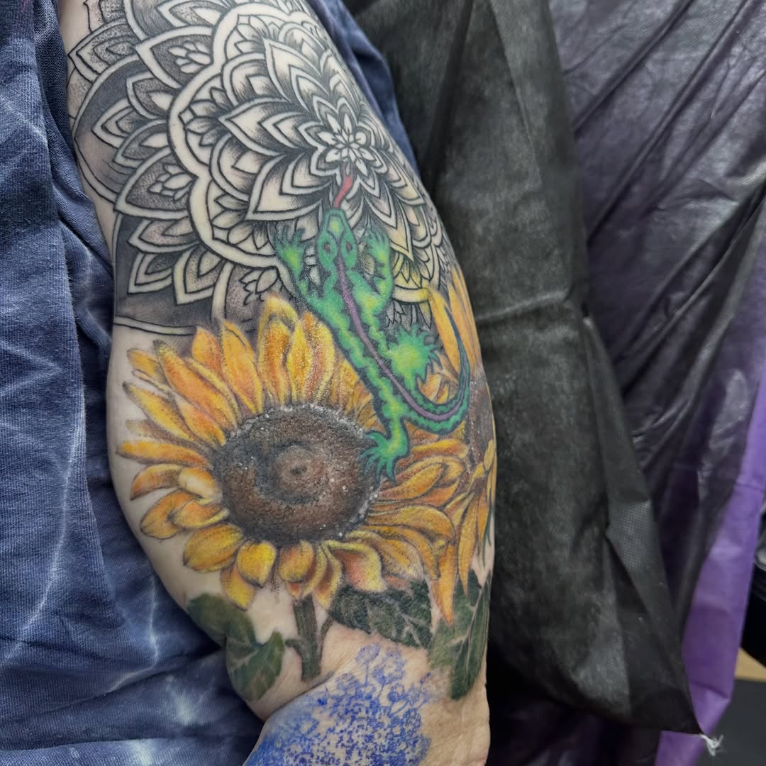 Tattoo by @suzentattoozen โ realism, black_and_grey