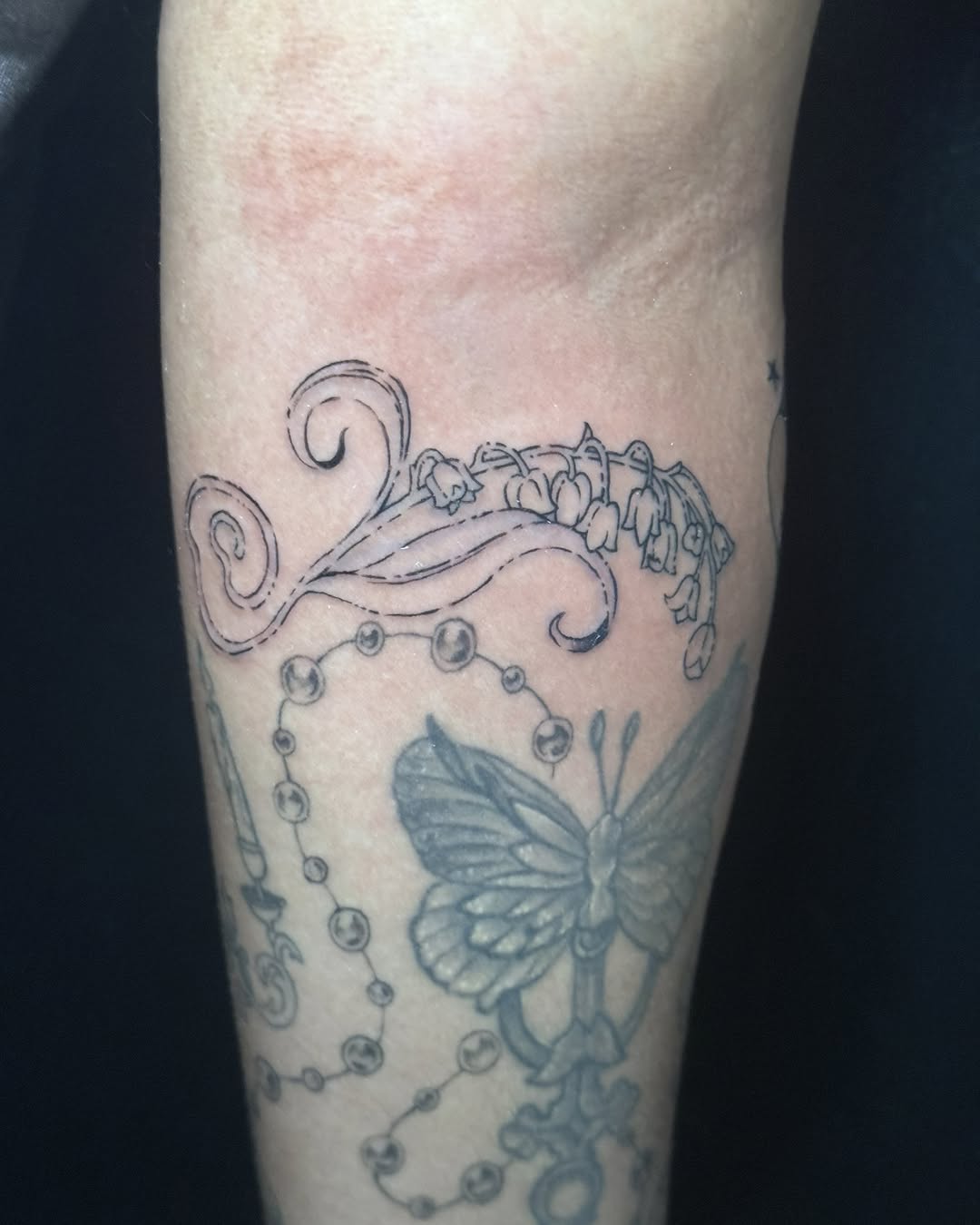 Tattoo by @tattoos_by_cat — fine_line, black_and_grey