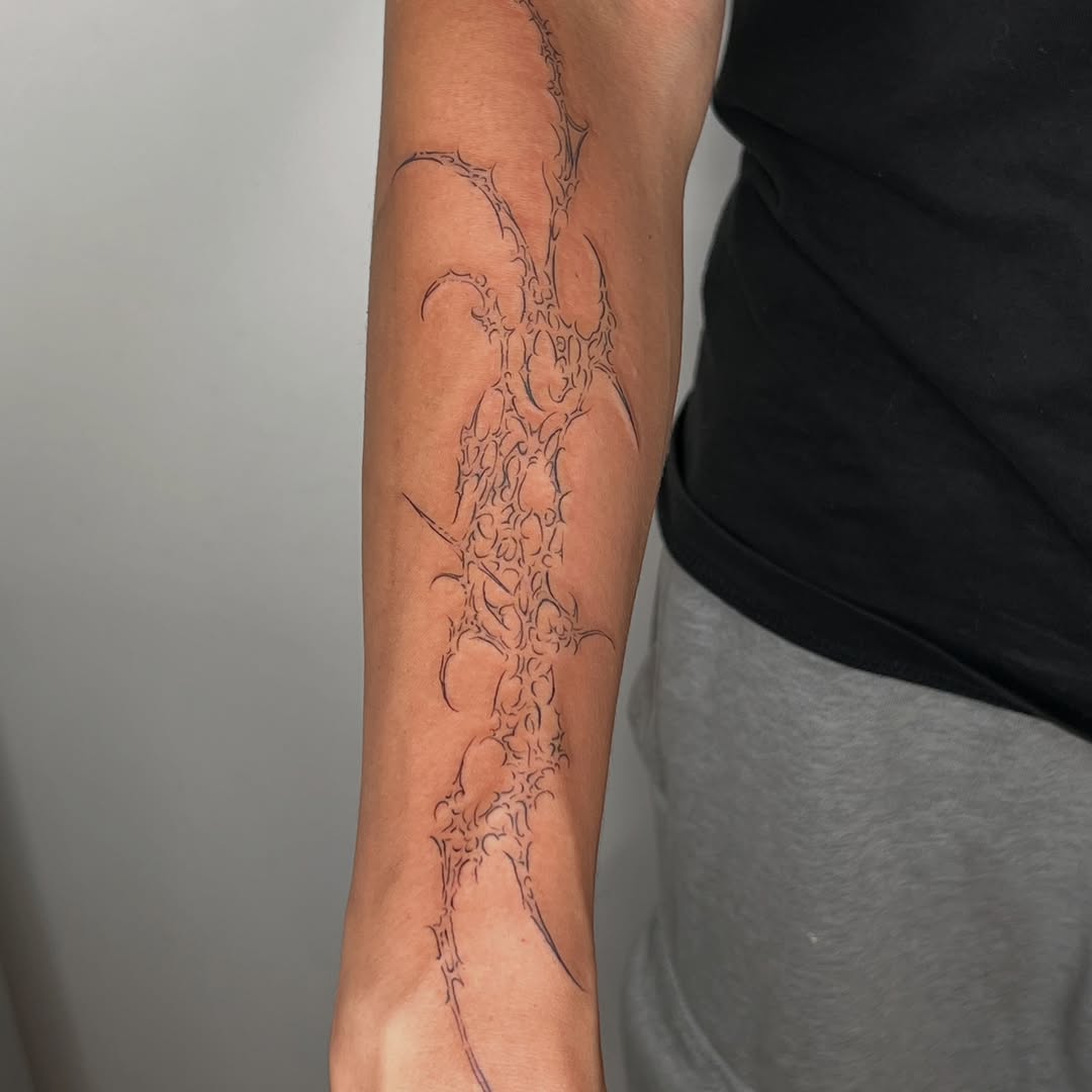 Tattoo by @jusan.tattoos β blackwork