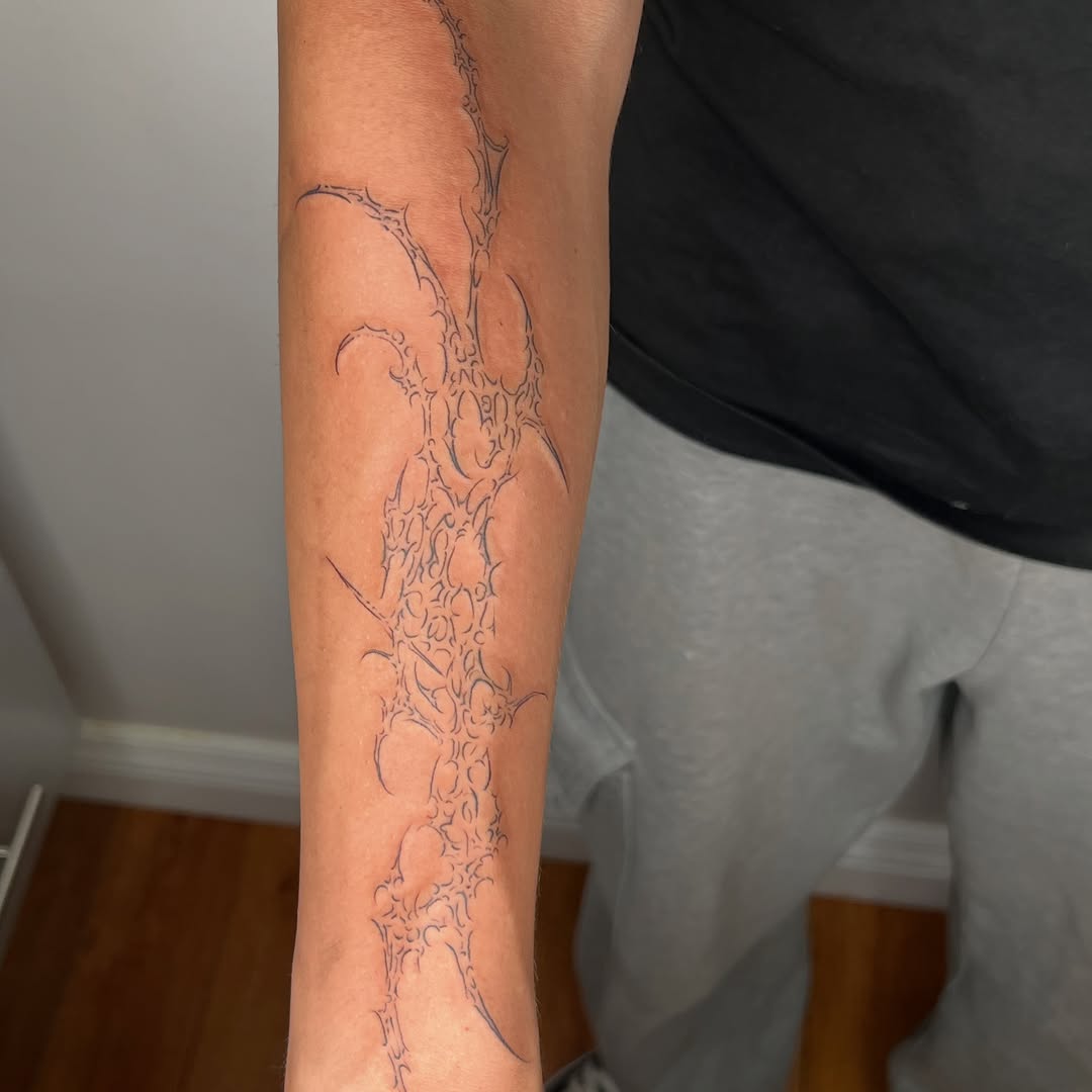 Tattoo by @jusan.tattoos β blackwork