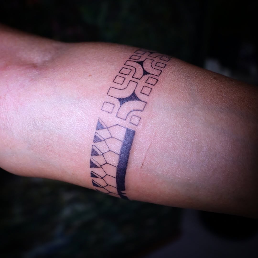 Tattoo by @oro_tatau_hk — geometric, blackwork