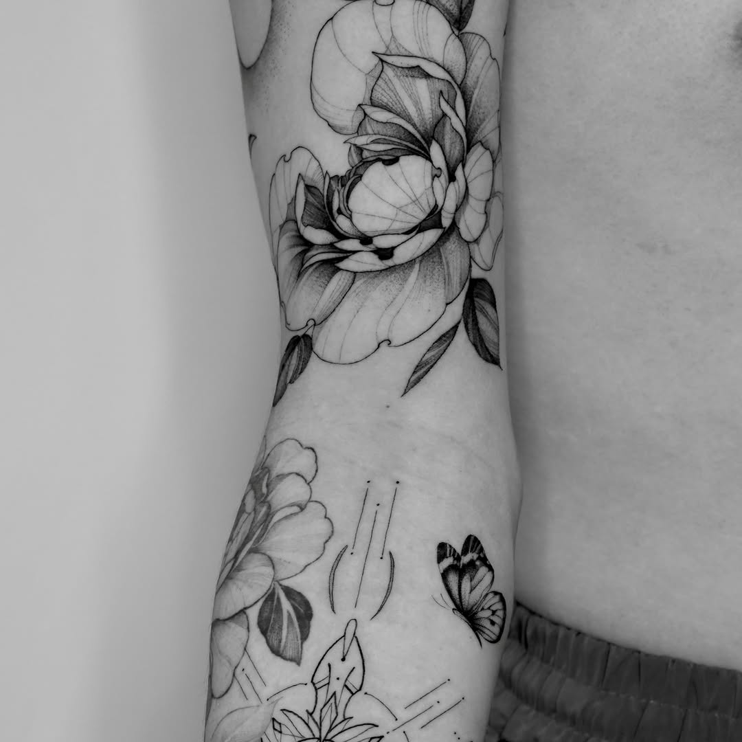 Tattoo by @h_proletter_ttt — black_and_grey, fine_line
