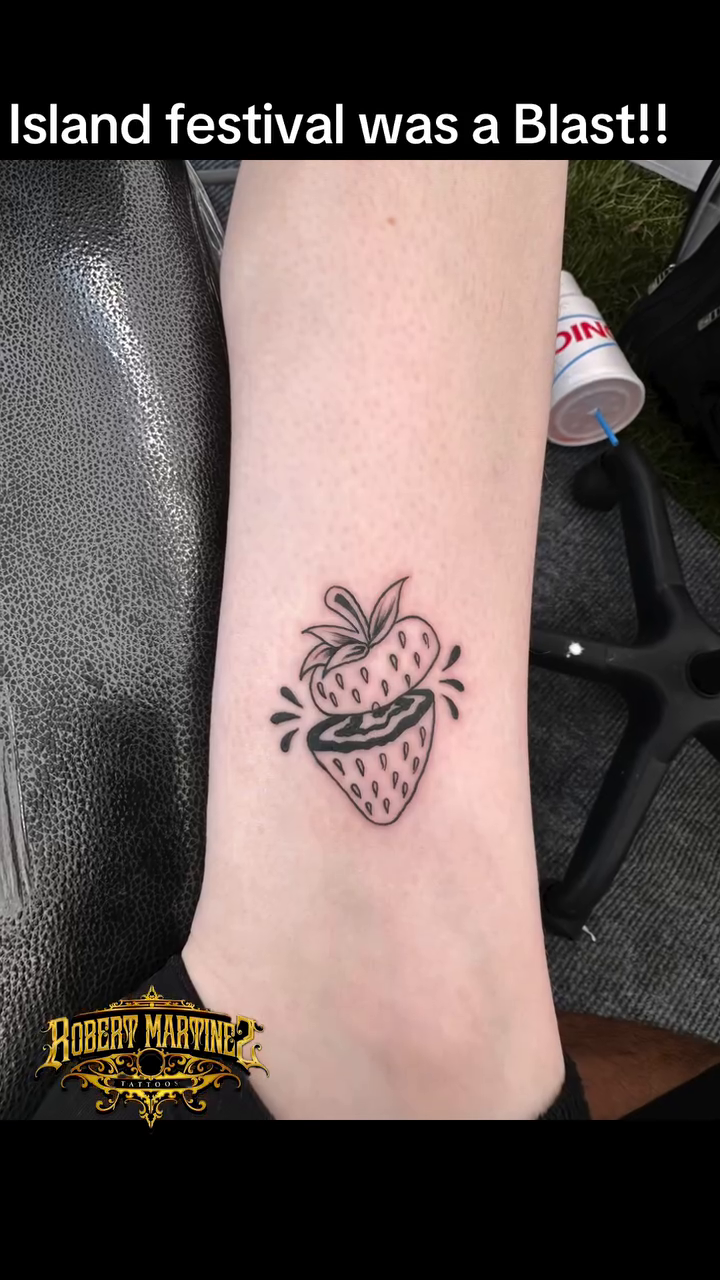 Tattoo by @robert_martineztatts — fine_line