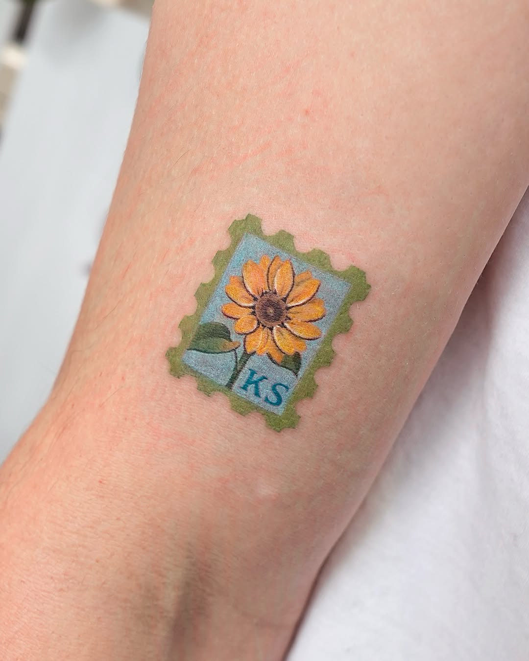 Tattoo by @live_tattooer — fine_line, realism