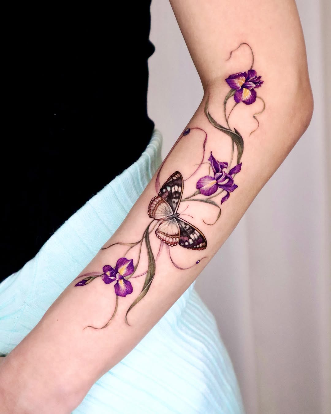 Tattoo by @miiu_tattoo — realism, fine_line