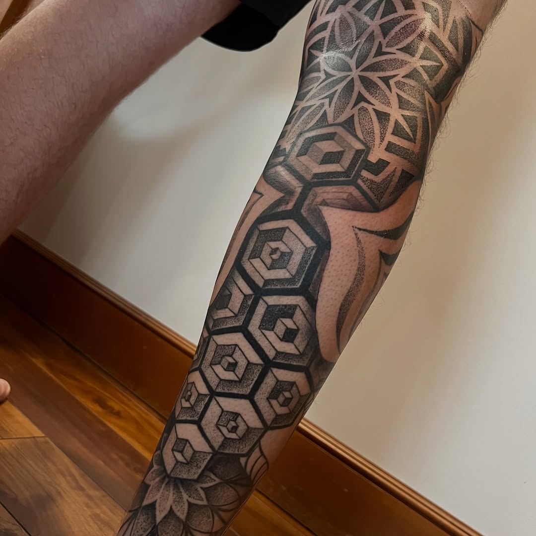 Tattoo by @frankendots — geometric, dotwork