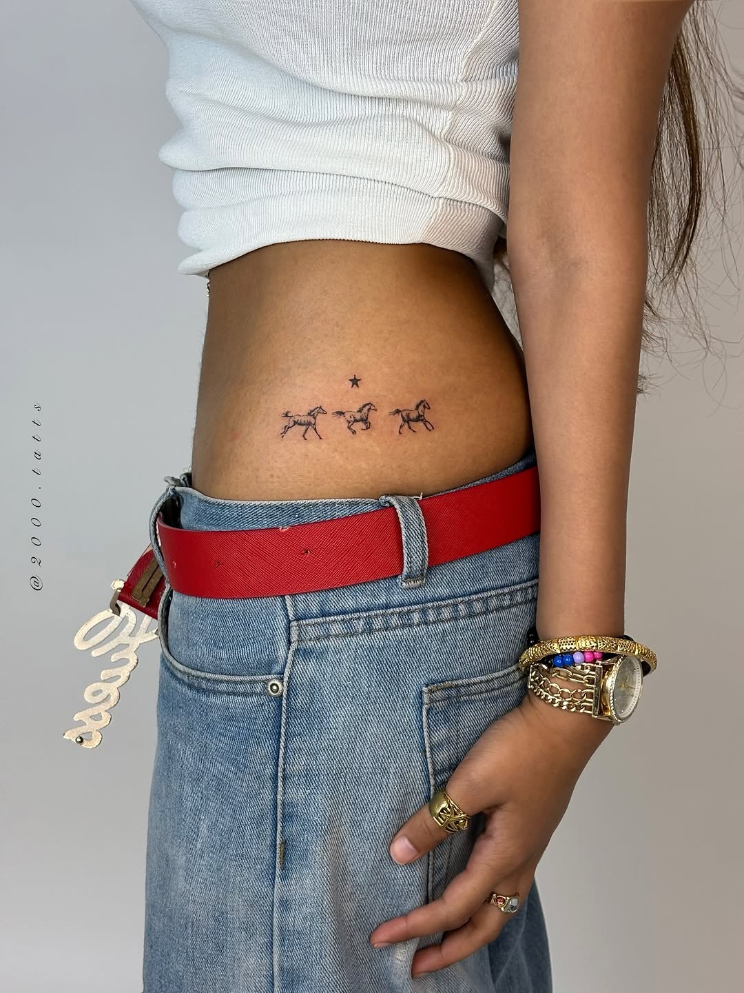 Tattoo by @2000.tatts โ fine_line, minimalist