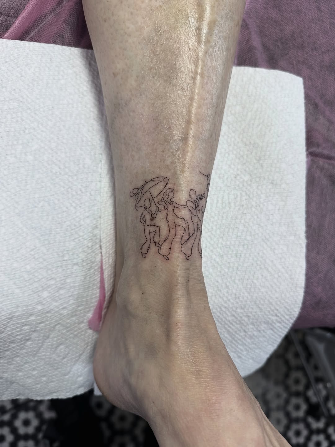 Tattoo by @seanharringtontattoo โ fine_line