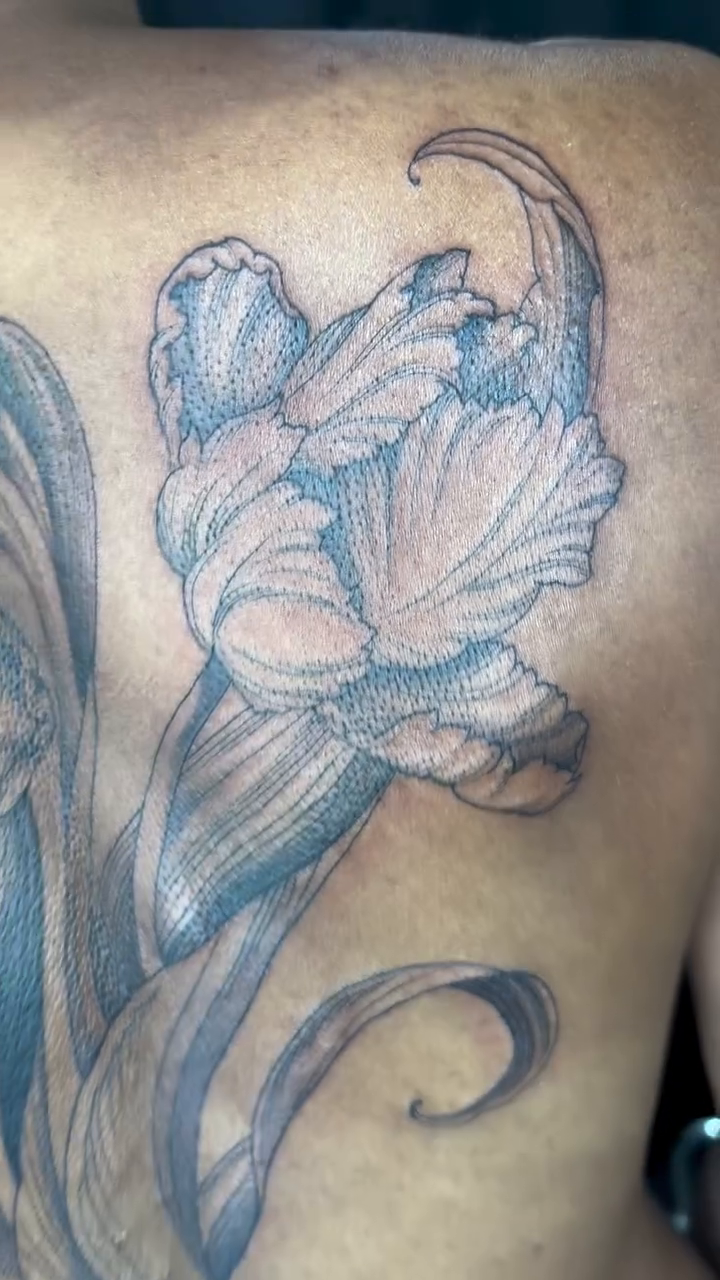 Tattoo by @lu_tatu — black_and_grey, realism