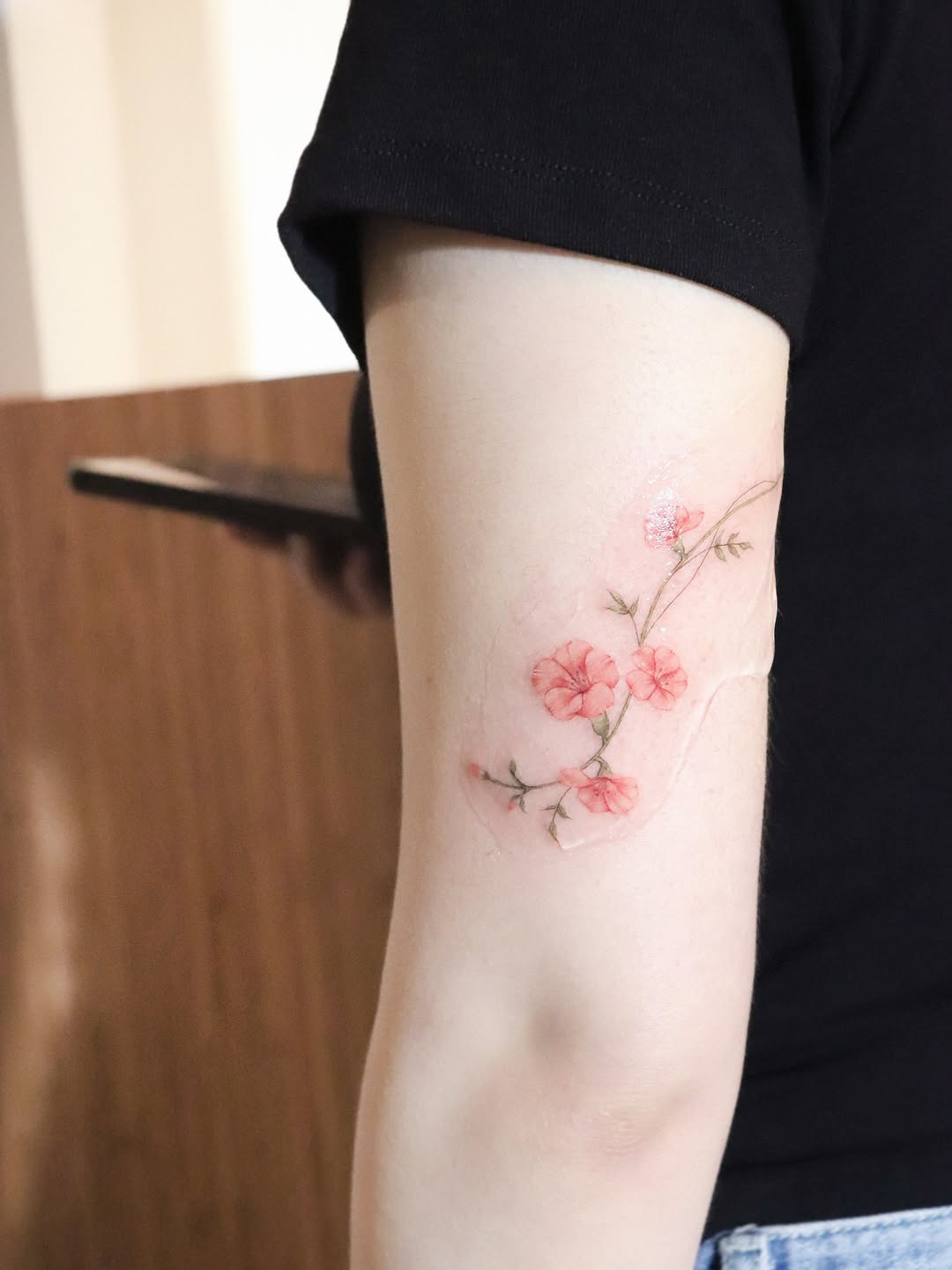 Tattoo by @vanilla__tattoo — fine_line, watercolor