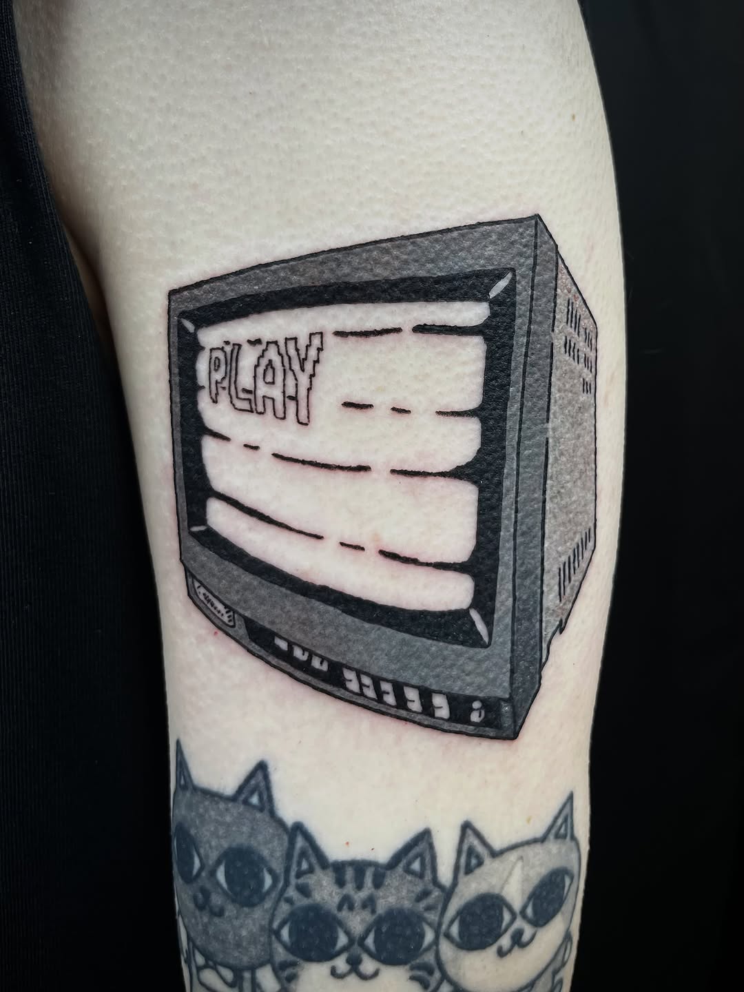 Tattoo by @pls_tnx โ black_and_grey, illustrative