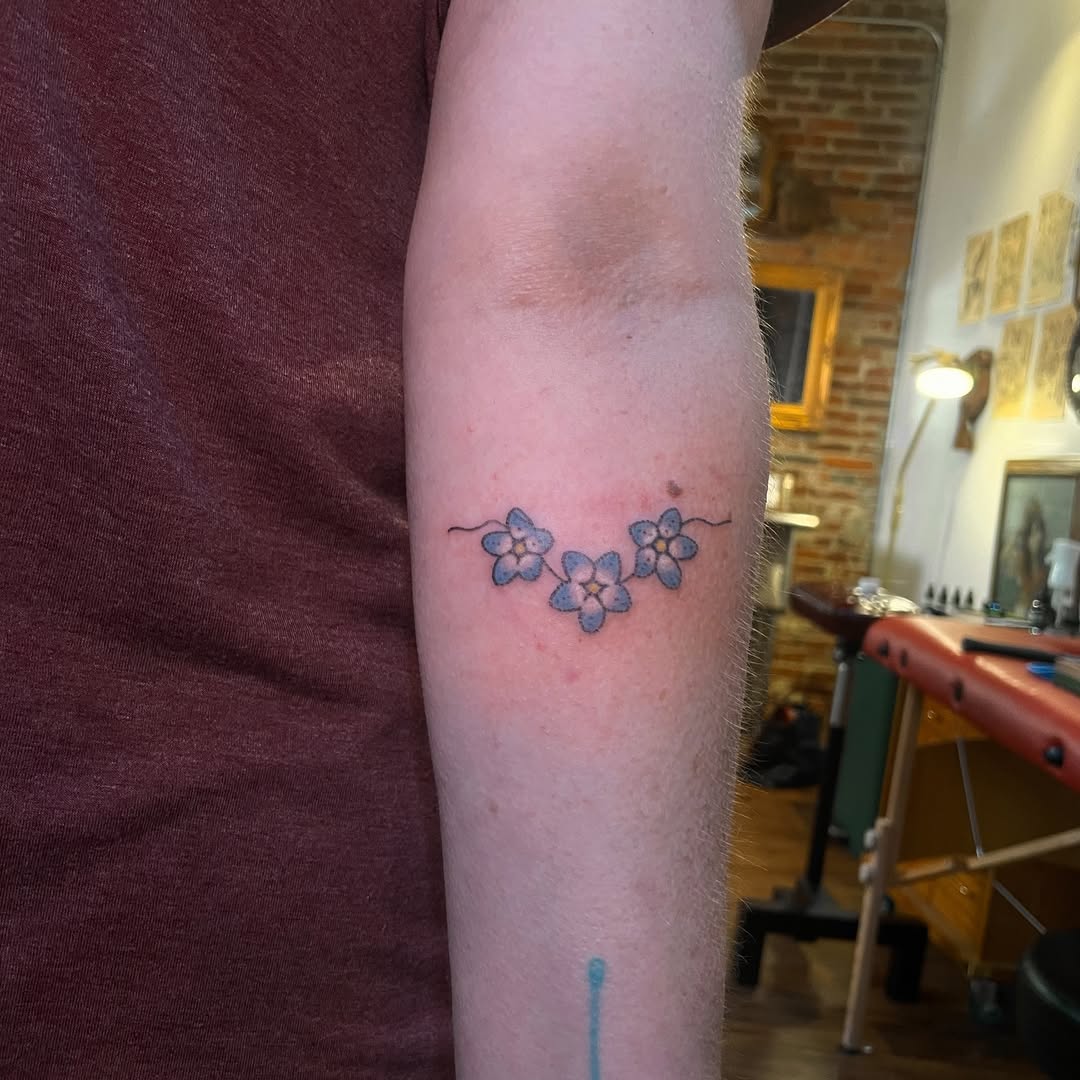 Tattoo by @roepoke — fine_line