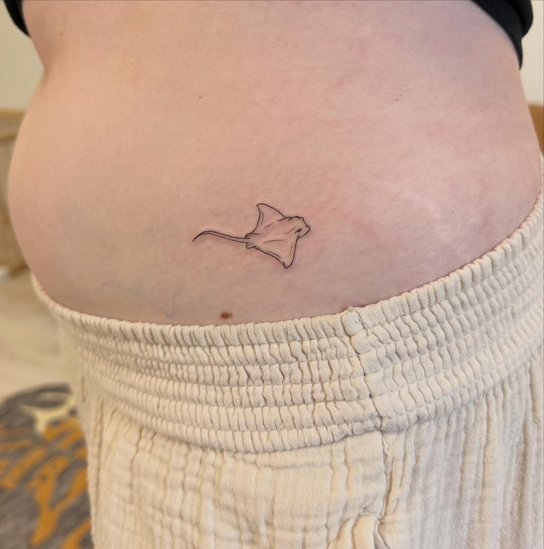 Tattoo by @kat.o.tat — fine_line