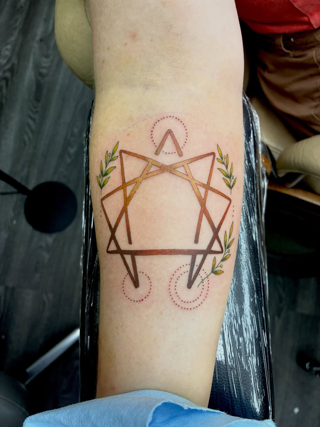 Tattoo by @jakeslayskrakens — geometric, minimalist