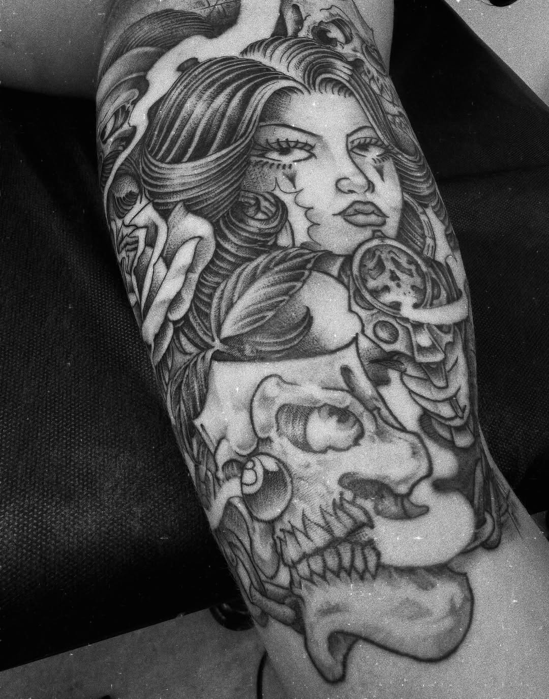Tattoo by @que.sera8 β black_and_grey, realism