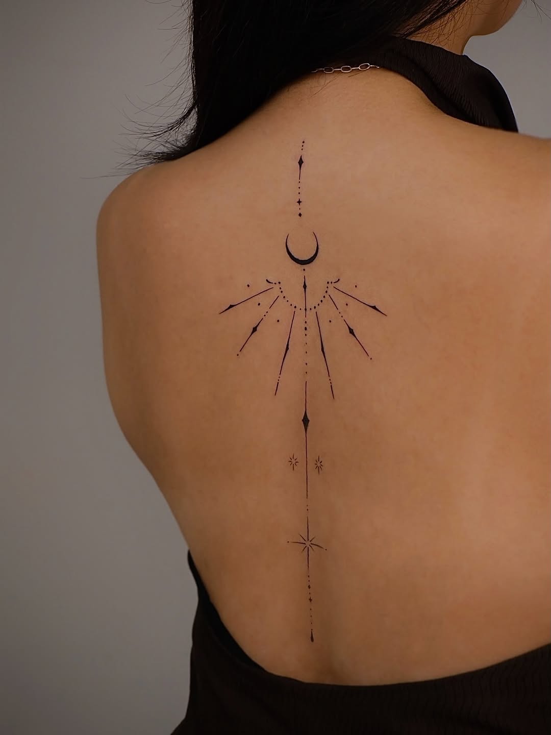 Tattoo by @seul.ttt — fine_line, minimalist